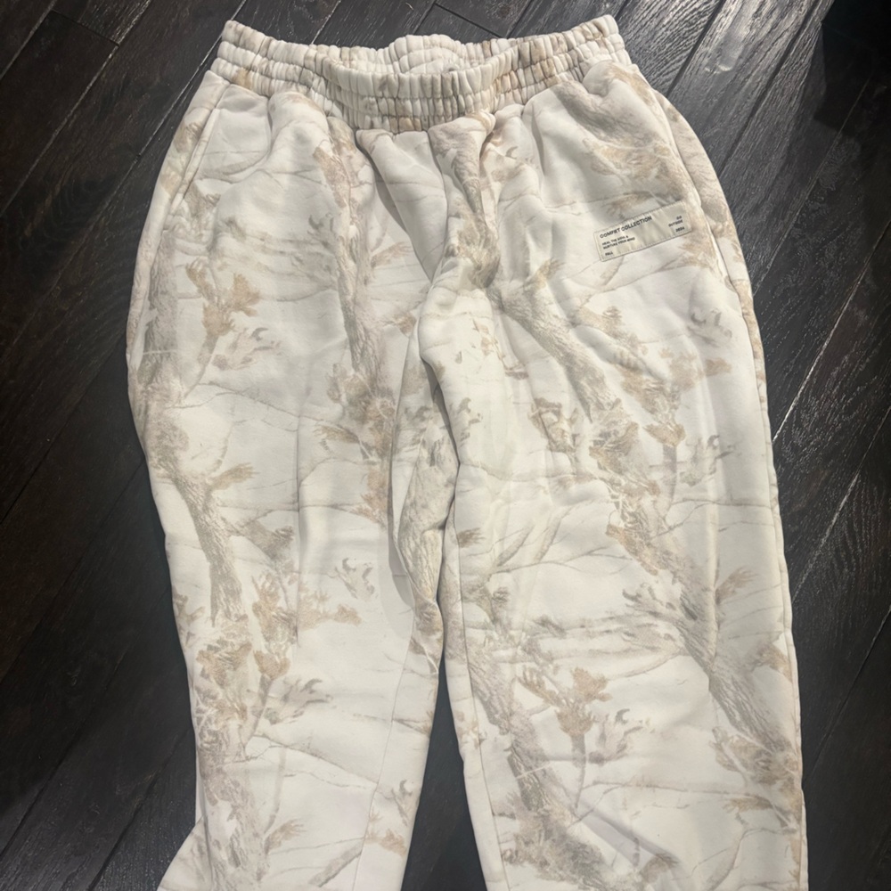 Army comfrt white sweat pants